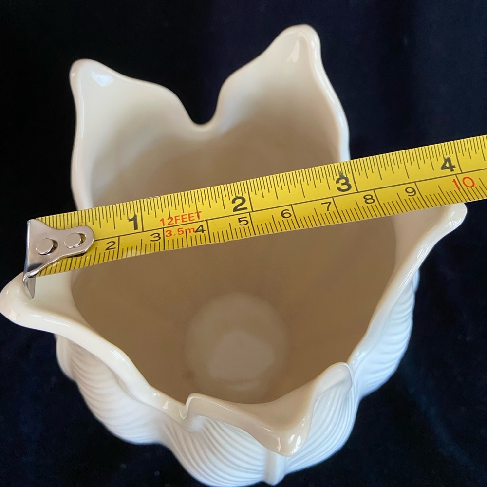 Vintage LENOX 10" Porcelain Vase Palmentto Leaf Design Floral Ivory Color USA - Picture 6 of 7